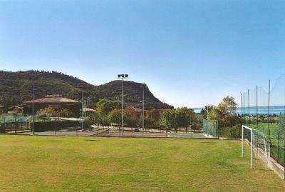 Campo di calcio del residence Villa Rosa a Garda